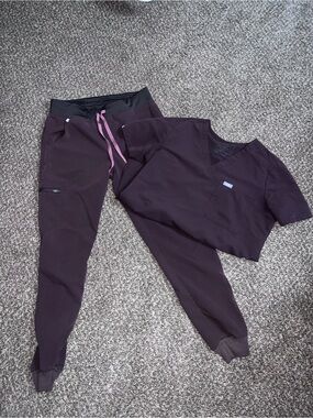 Figs Women's Scrub Set - Joggers & Top